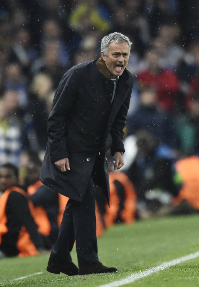 Mourinho đang đối diện với nhiều thách thức ở Chelsea - Ảnh: Reuters