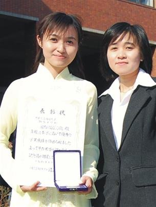 aq7he25I.jpg