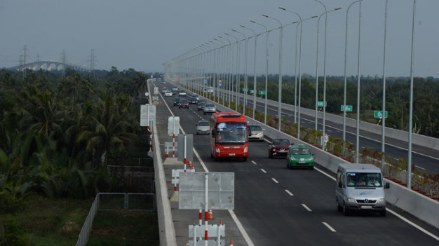 56PnlYhi.jpg