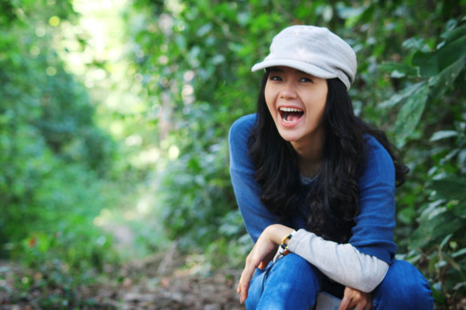 Linh của Minh Hằng là một cô gái yêu thiên nhiên, trong một lần du khảo lên Tây Nguyên cô được nghe về cây thuỷ tùng duy nhất còn sót lại trong rừng già, Linh quyết định một mình đi vào rừng tìm cây này...