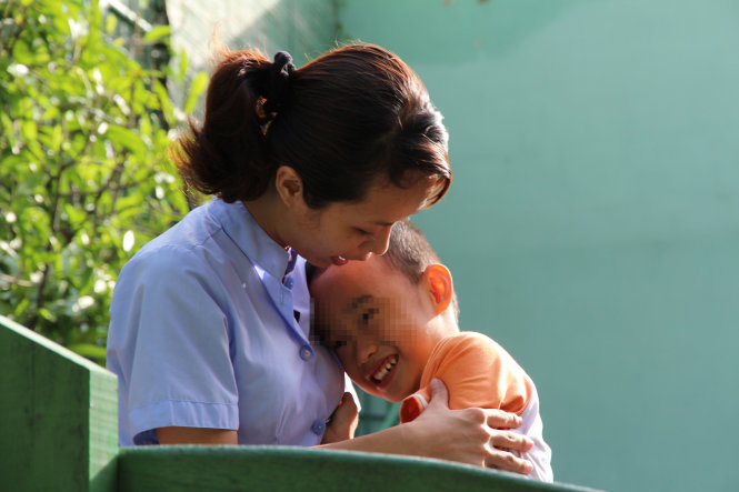 Cánh cửa hòa nhập xã hội sẽ mở dễ dàng hơn nếu trẻ được can thiệp đúng cách - Ảnh: N.C.T.
