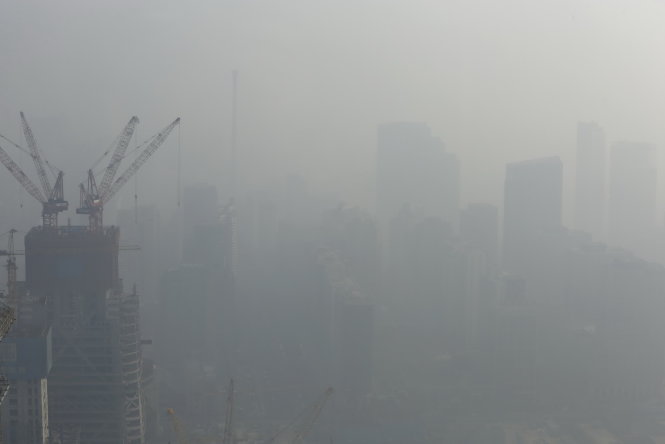 Bầu trời Bắc Kinh mù mịt - Ảnh: Reuters