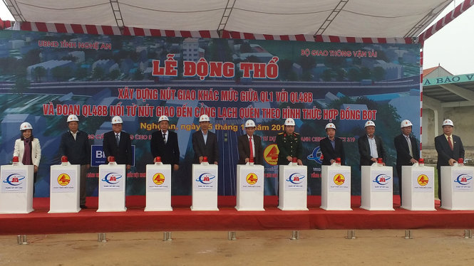 lễ động thổ dự án cầu vượt - Ảnh: Hồ Văn