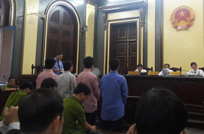 Các bị cáo tại tòa - Ảnh: Hoàng Điệp
