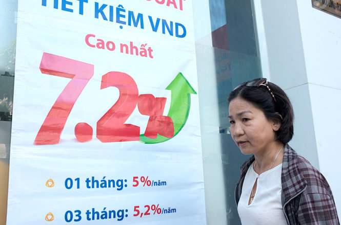 Một số ngân hàng tăng lãi suất huy động, như Ngân hàng Đông Á kỳ hạn 36 tháng lên 7,2%/năm - Ảnh: Hoài Linh
