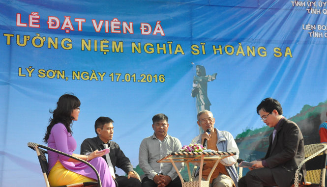 Ngư dân, nhà nghiên cứu... chia sẻ những câu chuyện của mình trong việc bảo vệ chủ quyền Hoàng Sa – Trường Sa - Ảnh: Trần Mai