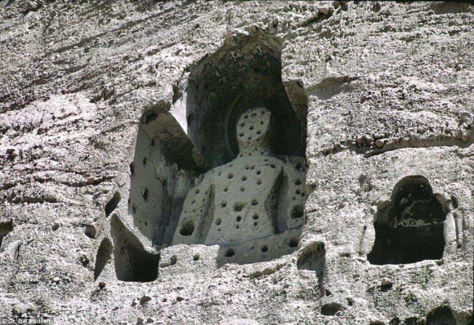 Một tượng Phật ở Bamiyan Valley - di sản thế giới của UNESCO. Hai bức tượng lớn nhất ở đây đã bị Taliban phá hủy năm 2001