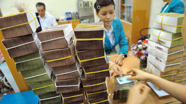 Nhiều ngân hàng tạm dừng cho vay mua nhà ở