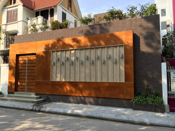 Căn biệt thự sai phạm về xây dựng nhìn từ hai mặt tiền khác nhau - Ảnh: Lâm Hoài