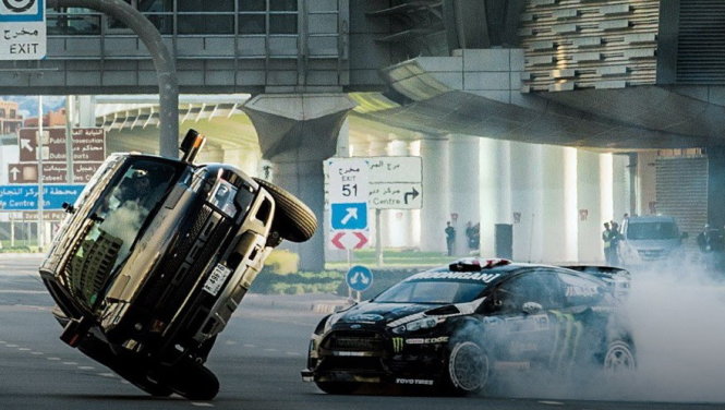 Màn trình diễn ấn tượng của Ken Block - Ảnh cắt từ clip.