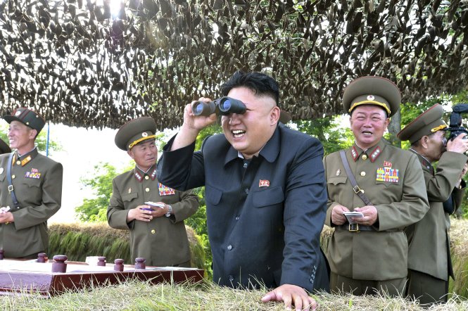Ông Kim Jong Un ra lệnh nâng cao khả năng tấn công hạt nhân của CHDCND Triều Tiên. Ảnh: Reuters