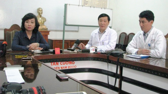 Sở Y tế Đà Nẵng, Bệnh viện Đà Nẵng trong cuộc trao đổi với các phóng viên liên quan đến trường hợp của bệnh nhân Là - Ảnh: Đ.CƯỜNG