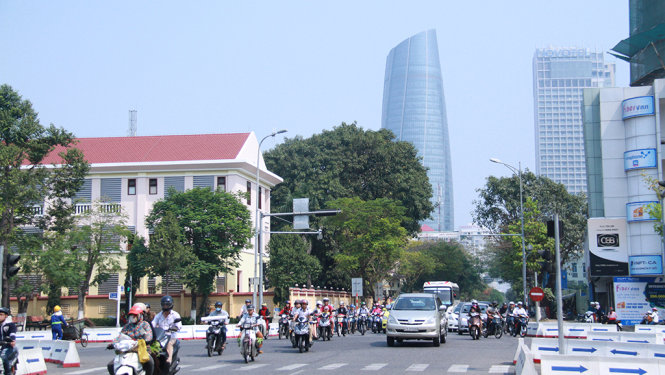 Nút giao thông phía tây cầu Sông Hàn thường xuyên bị kẹt xe - Ảnh: Hữu Khá