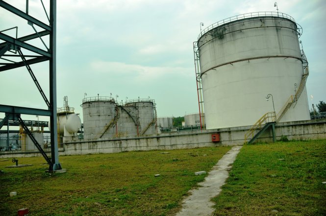 Nhà máy xăng sinh học bio ethanol Dung Quất đang phải ngừng hoạt động vì không tiêu thụ được sản phẩm - Ảnh: Trần Mai