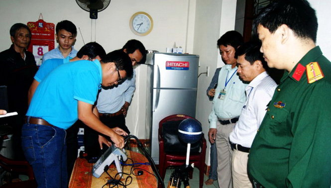 Ảnh Ngọc Hải: Đo lường mức độ ảnh hưởng của trạm BTS QBH 354 của Viettel Quảng Bình ở phường Phú Hải, TP Đồng Hới