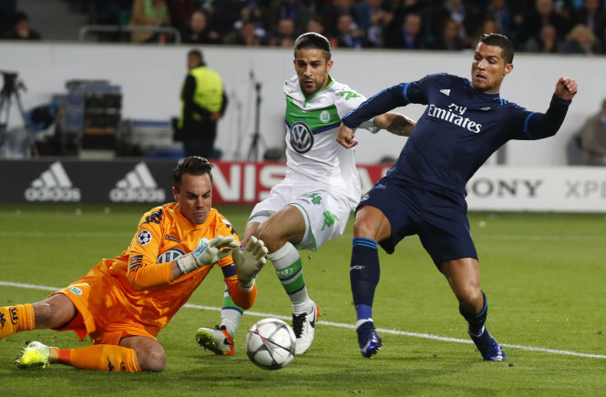 Ronaldo (bìa phải) có giúp R.M làm nên điều kỳ diệu? - Ảnh: Reuters