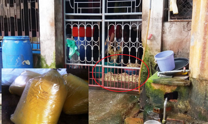 Cảnh chế biến măng trên nền gạch bẩn thỉu. Ảnh nhỏ: Hóa chất được phát hiện tại chợ Vinh - loại hóa chất cơ quan điều tra nghi ngờ các cơ sở chế biến măng dùng để “nhuộm” măng - Ảnh: Doãn Hòa