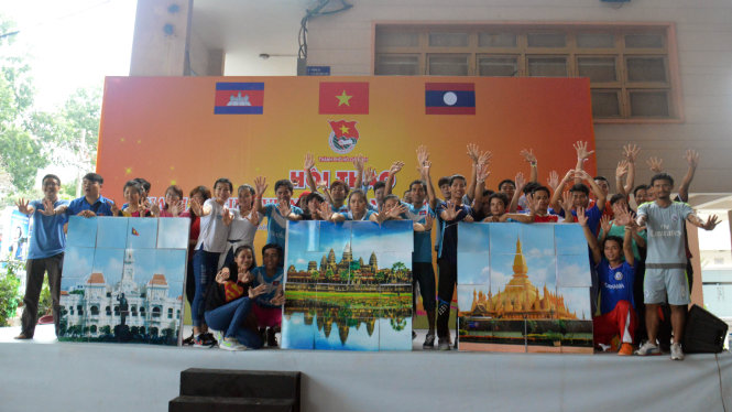 Tranh ghép hoàn thành sau  phần thi vận động