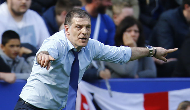 HLV Bilic trong trận West Ham hòa Leicester 2-2. Ảnh: Reuters