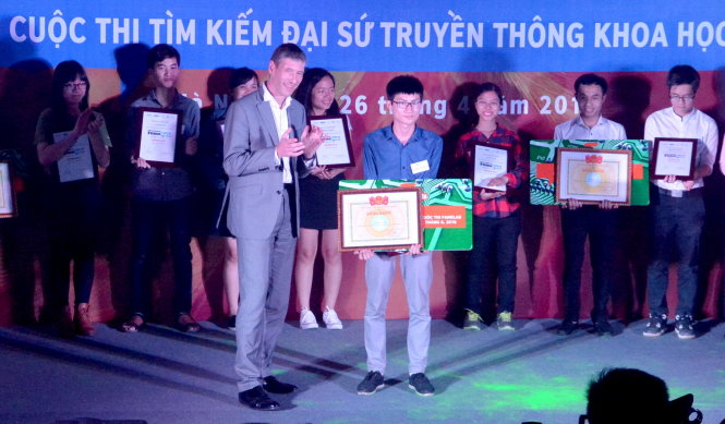 Phạm Tuấn Thạch - quán quân Việt Nam của FameLab 2016.