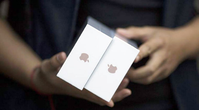“Ngày đen tối” đối với Apple kể từ năm 2003 - Ảnh: Yahoo News