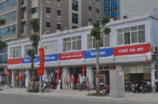 Hệ thống biển hiệu của các cơ sở kinh doanh, trụ sở làm việc ở đường Lê Trọng Tấn được được quy hoạch đồng bộ