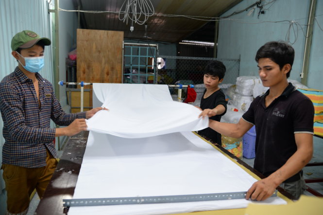 Phần lớn các vấn đề liên quan đến thuế luôn tác động và chi phối rất lớn đến hoạt động sản xuất kinh doanh của doanh nghiệp. Trong ảnh: sản xuất tại Công ty TNHH Minh Long Hưng (Q.9, TP.HCM) - Ảnh: Hữu Khoa