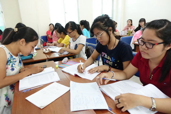 Cần nâng chất đầu vào đại học, nhất là ở ngành sư phạm. Trong ảnh: một tiết học tiếng Anh của sinh viên năm 3 khoa tiếng Anh Trường ĐH Sư phạm TP.HCM - Ảnh: NHƯ HÙNG