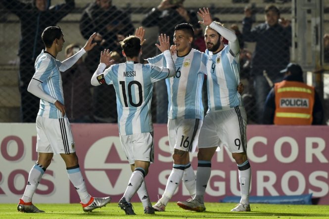 Higuain (9) sẽ là niềm hi vọng của Argentina nếu Messi vắng mặt - Ảnh: golazoargentino.com