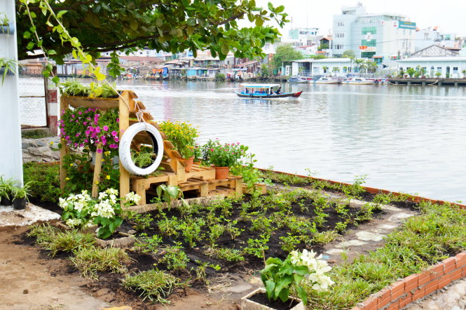 Khu vực đường Trần Xuân Soạn (P.Tân Hưng, Q.7) được cải tạo thành công viên thu nhỏ - Ảnh: CẨM TIÊN