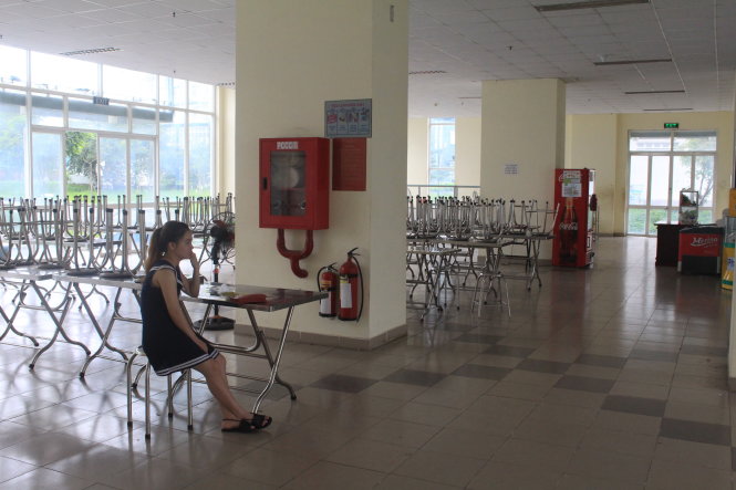 Nhà ăn B3 - nơi xảy ra sự việc cơm có giòi - trong tình trạng đóng cửa chiều 16-6 - Ảnh: Cẩm Tiên