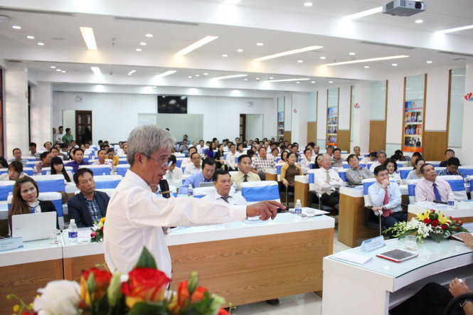 Đại biểu trình bày tham luận về khởi nghiệp tại hội thảo - Ảnh: M.G.