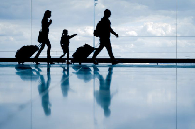 Hãy kiểm tra cân nặng của hành lý trước khi ra sân bay - Ảnh: SkyScanner.