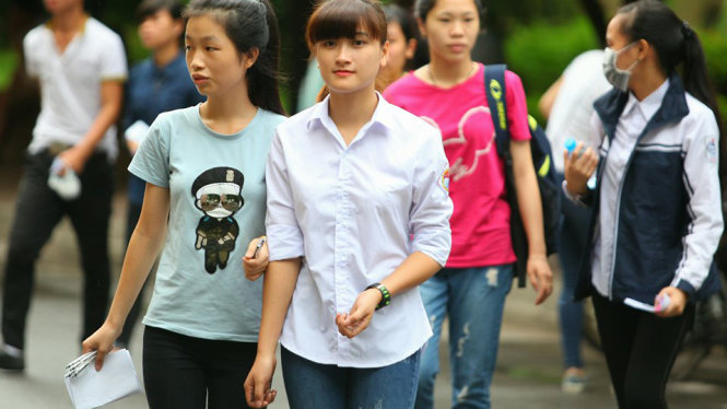 Thí sinh vào thi môn Sử tại ĐH Sư phạm Hà Nội -+ Ảnh: NAM TRẦN