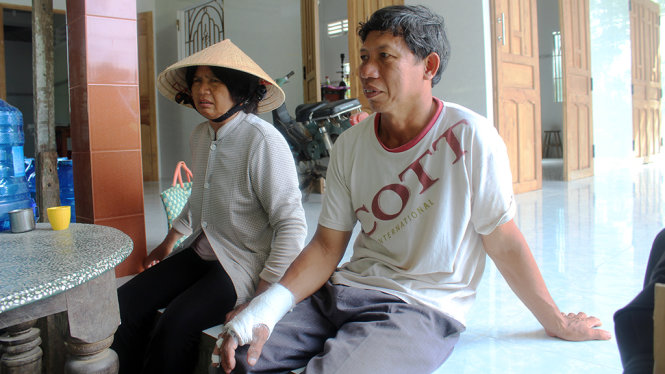 Bà Lan và ông Mười kể lại vụ việc
