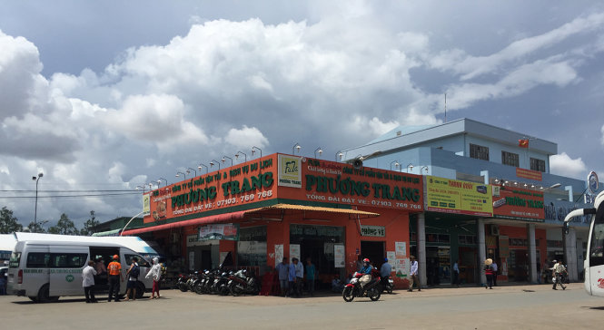 Cử tri TP Cần Thơ đề nghị sớm dời hẳn bến xe 91B sang bến xe mới ở quận Cái Răng. Dù có bến xe mới quy mô gần 4ha nhưng hiện tại nhiều xe vẫn còn hoạt động tại bến xe 91B gây áp lực lớn cho hạ tầng giao thông khu vực này - Ảnh: CHÍ QUỐC