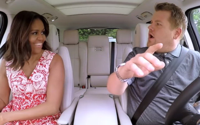 Đệ nhất phu nhân Mỹ Michelle Obama và MC Corden - Ảnh: Telegraph