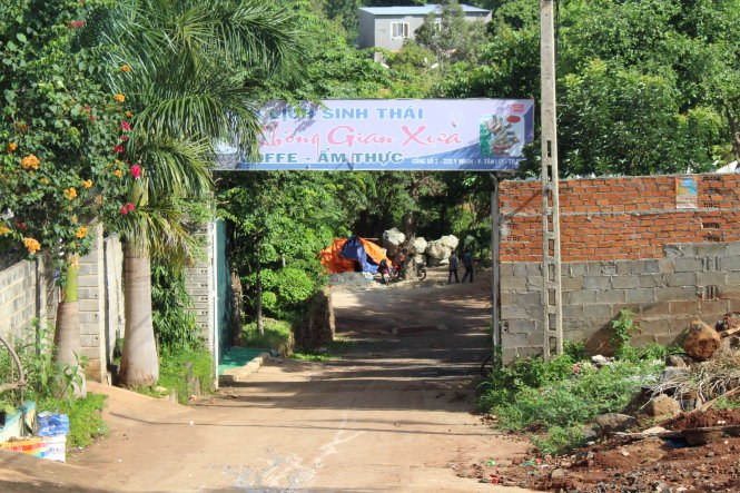 Quán cà phê kết hợp du lịch sinh thái Không Gian Xưa chiều 23-7 - Ảnh: THÁI THỊNH