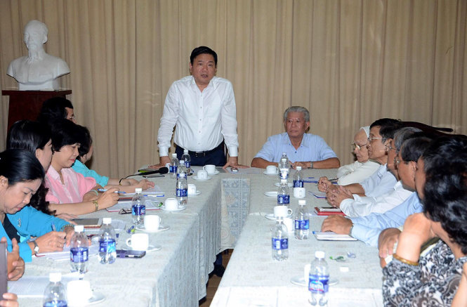 Ông Đinh La Thăng tại buổi làm việc với Hội Bảo trợ bệnh nhân nghèo TP 