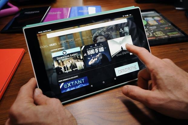 Amazon ra mắt máy tính bảng giá mềm tích hợp Alexa - Ảnh: Livemint