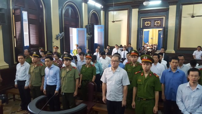 Các bị cáo tại phiên tòa sáng 9-9 - Ảnh: HOÀNG ĐIỆP