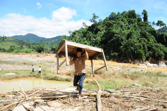 Ngôi nhà của A lăng Danh bị nước cuốn trôi hoàn toàn - Ảnh: ĐĂNG NAM