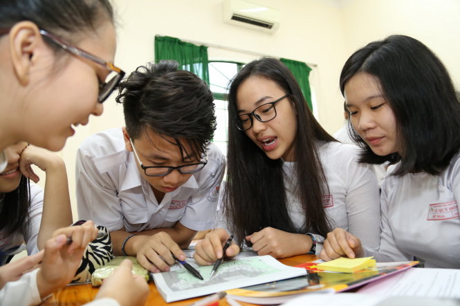 Học sinh lớp 12 Trường THPT Lê Quý Đôn, Q.3, TP.HCM thảo luận trong giờ học môn sử  Ảnh minh họa: N.HÙNG