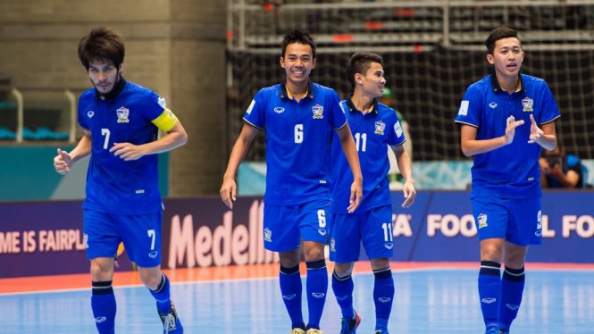 Các cầu thủ Thái Lan ăn mừng bàn thắng vào lưới Ai Cập. Ảnh: FIFA