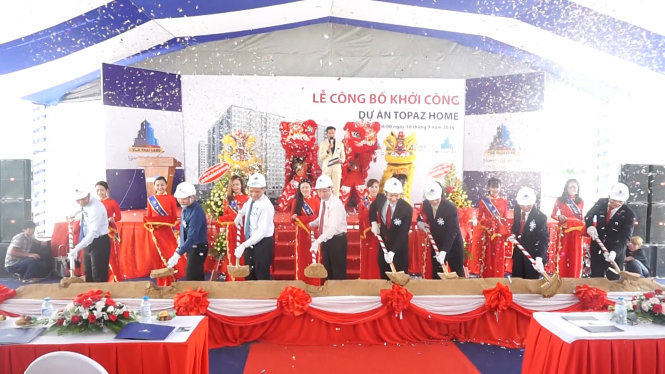 Lễ khởi công dự án Nhà ở xã hội kết hợp nhà ở thương mại Topaz Home tại khuôn viên dự án số 102 Phan Văn Hớn, phường Tân Thới Nhất, quận 12. Ảnh: KHÁNH NGÂN
