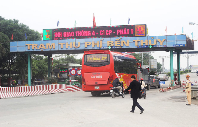 Trạm thu phí cầu Bến Thủy 1 - Ảnh: DOÃN HÒA