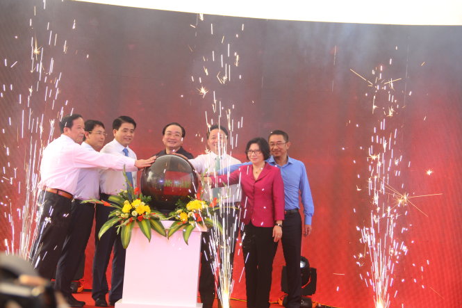 Lãnh đạo TP. Hà Nội nhấn nút khánh thành nhà máy xử lý nước thải làng nghề Cầu Ngà