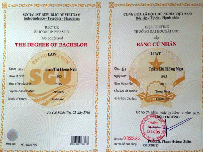 Bằng đại học Trường ĐH Sài Gòn cấp lại cho Trần Thị Hồng Ngự sáng 10-10. Ảnh: Hồng Ngự cung cấp.