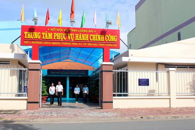 Trung tâm phục vụ hành chính công Long An - Ảnh: AN LONG