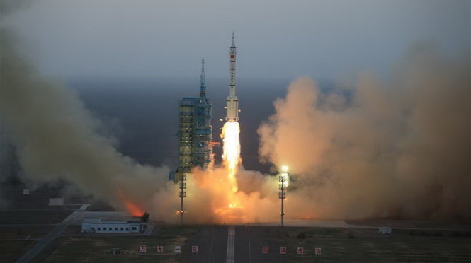 Tàu Thần Châu 11 rời bệ phóng sáng 17-10 - Ảnh: XINHUA